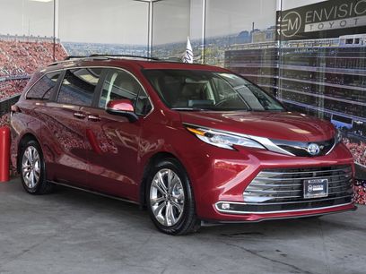 Certified 2022 Toyota Sienna Platinum