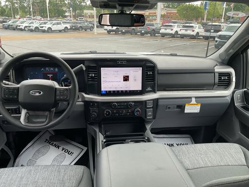 New 2026 Ford F250 XLT w/ XLT Premium Package AWD/4WD image 12