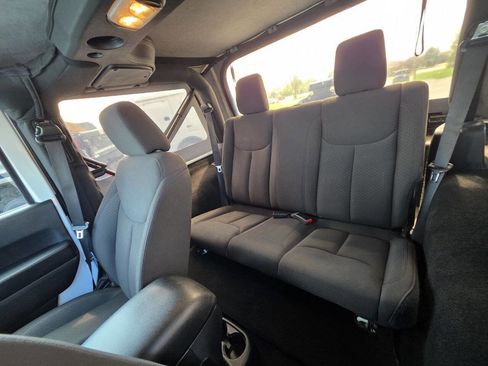 Used 2016 Jeep Wrangler Sport image 16
