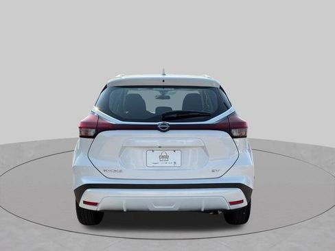 Used 2023 Nissan Kicks SV FWD image 5