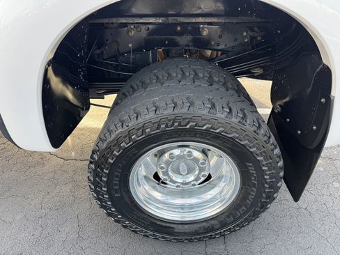 Used 2013 Ford F350 Platinum image 12