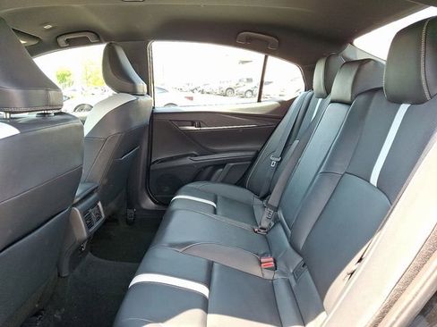 Used 2025 Toyota Camry SE FWD image 10