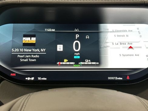 New 2026 Land Rover Range Rover SE image 17