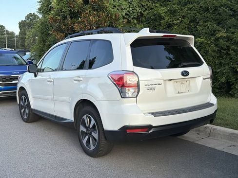 Used 2018 Subaru Forester 2.5i Premium AWD/4WD image 5