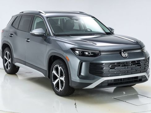 New 2025 Volkswagen Tiguan SE image 53