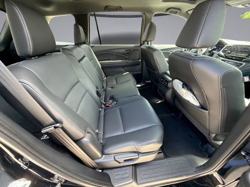 Used 2025 Honda Passport EX-L image 17