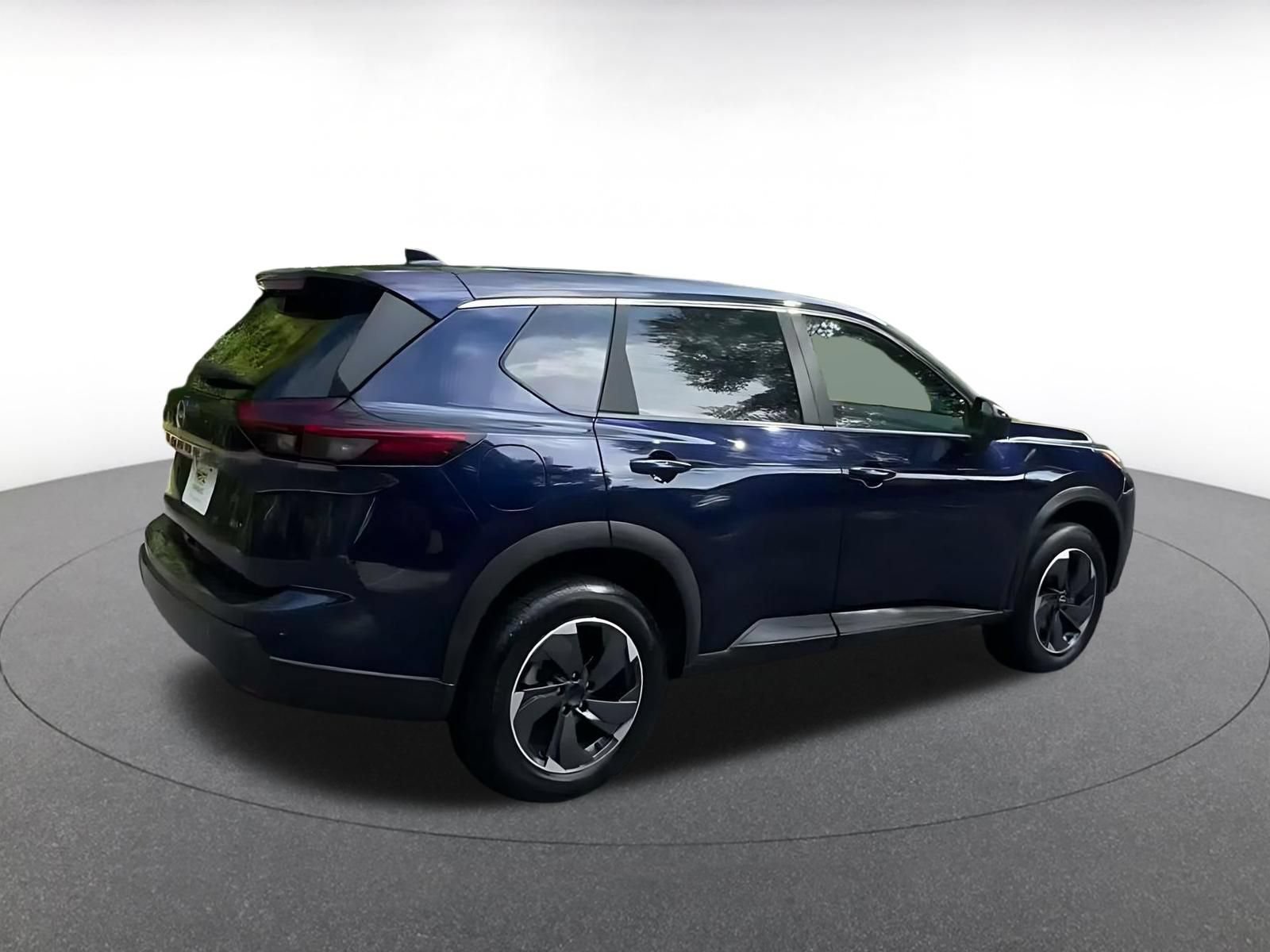 Used 2025 Nissan Rogue SV AWD/4WD image 14