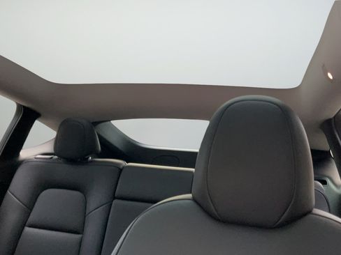 Used 2023 Tesla Model Y AWD image 26