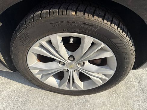 Used 2015 Chevrolet Impala LT w/ Convenience Package image 11