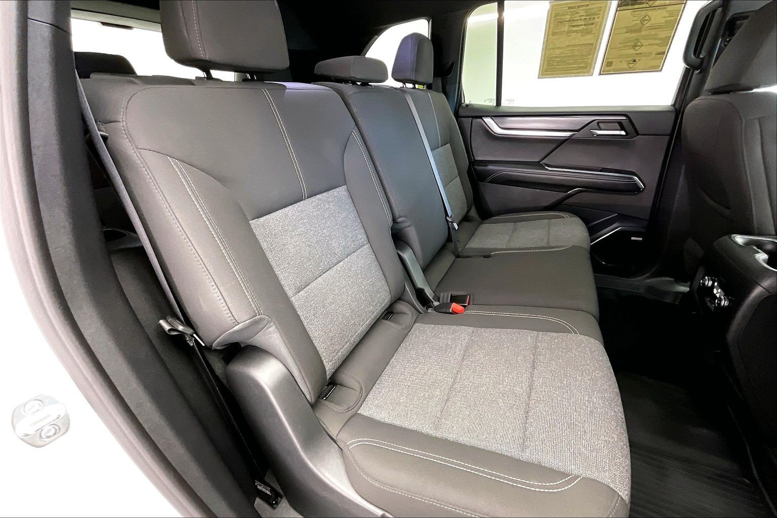 Used 2026 GMC Acadia Elevation w/ LPO, Floor Liner Package AWD/4WD image 18