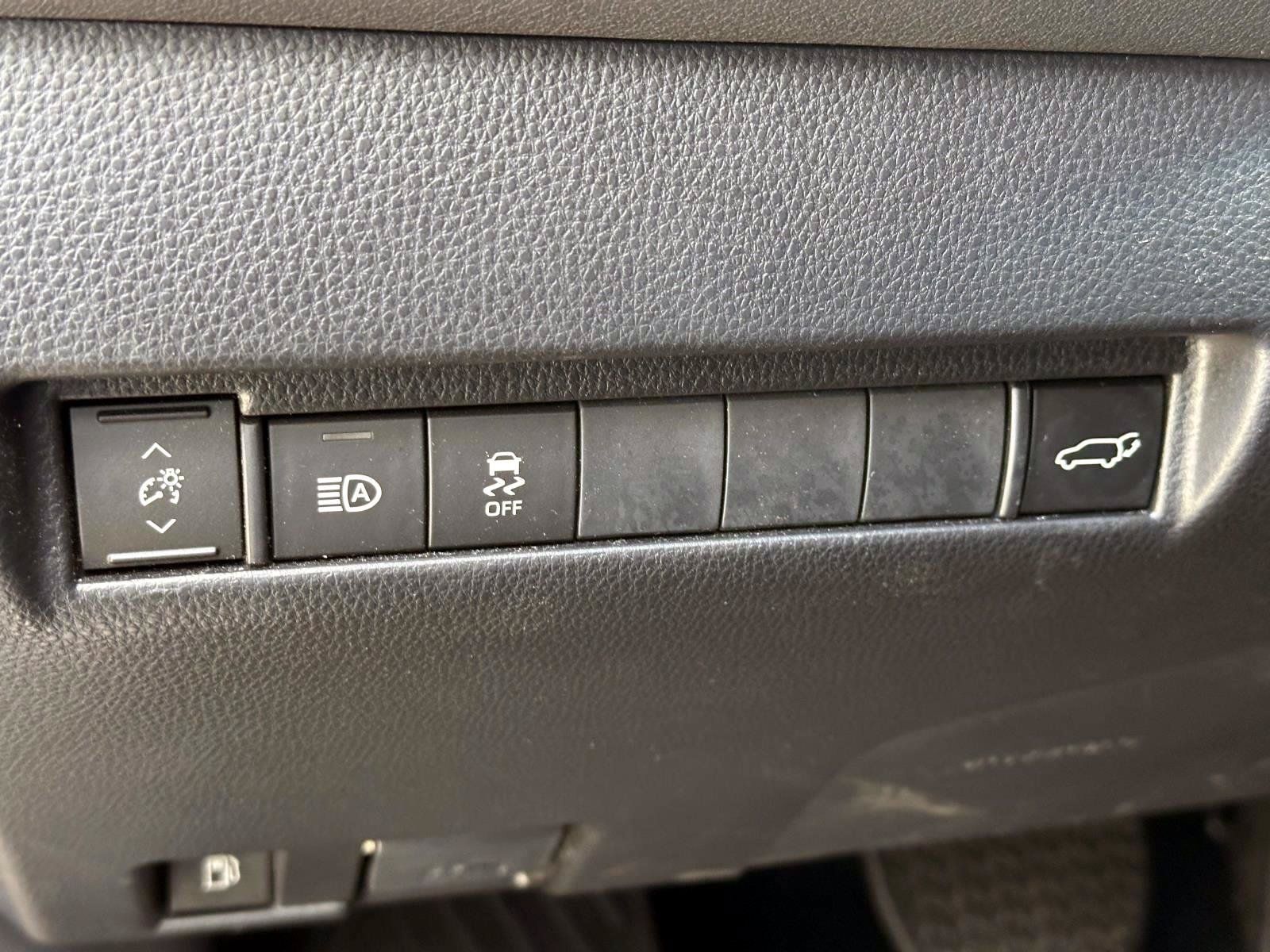 Used 2024 Toyota Venza Nightshade AWD/4WD image 22