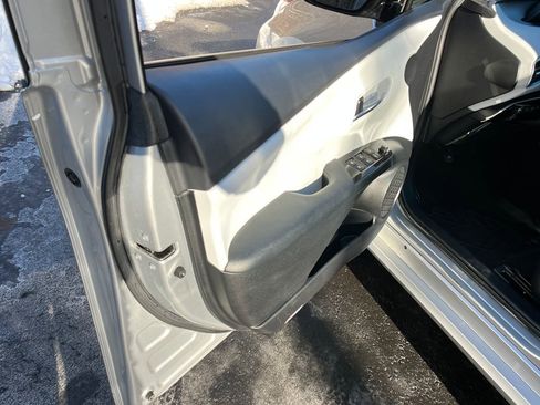 Used 2017 Toyota Prius Four image 11