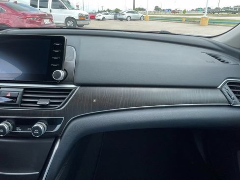 Used 2018 Honda Accord Touring image 28