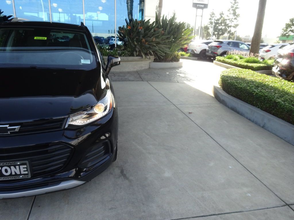 Certified 2020 Chevrolet Trax LT w/ Redline Edition FWD image 31