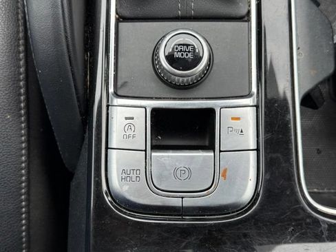Used 2024 Kia Telluride EX w/ EX Captain's Chair Package FWD image 31