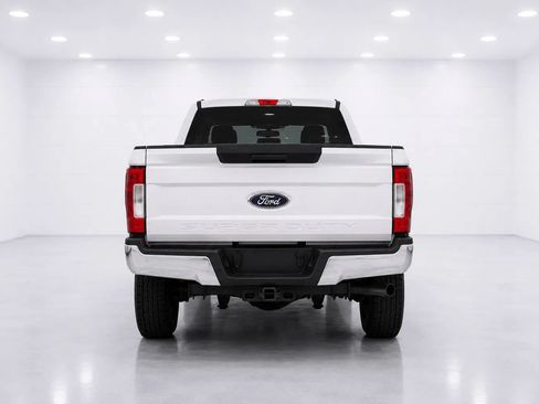 Used 2024 Ford F350 XLT AWD/4WD image 4