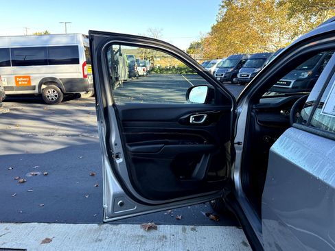 Used 2022 Jeep Compass Altitude image 12