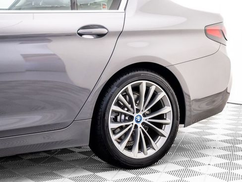 Used 2022 BMW 530e xDrive image 32