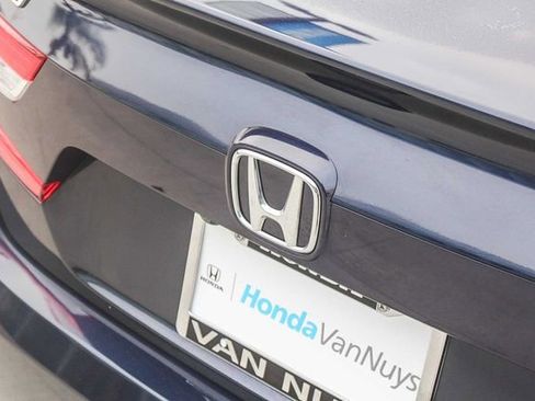 Used 2018 Honda Accord EX-L image 9