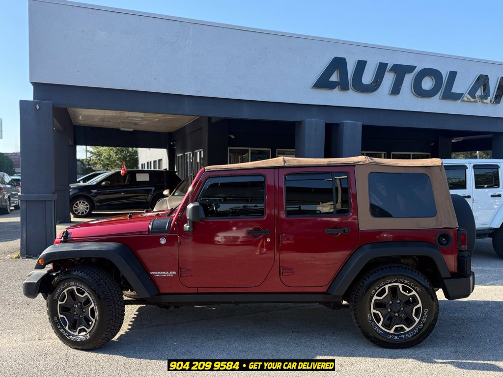 Used 2013 Jeep Wrangler Unlimited Rubicon w/ Connectivity Group AWD/4WD image 3