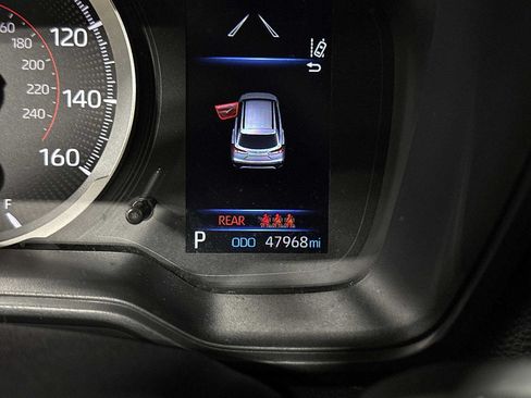 Used 2022 Toyota Corolla Cross LE w/ Moonroof Package AWD/4WD image 19