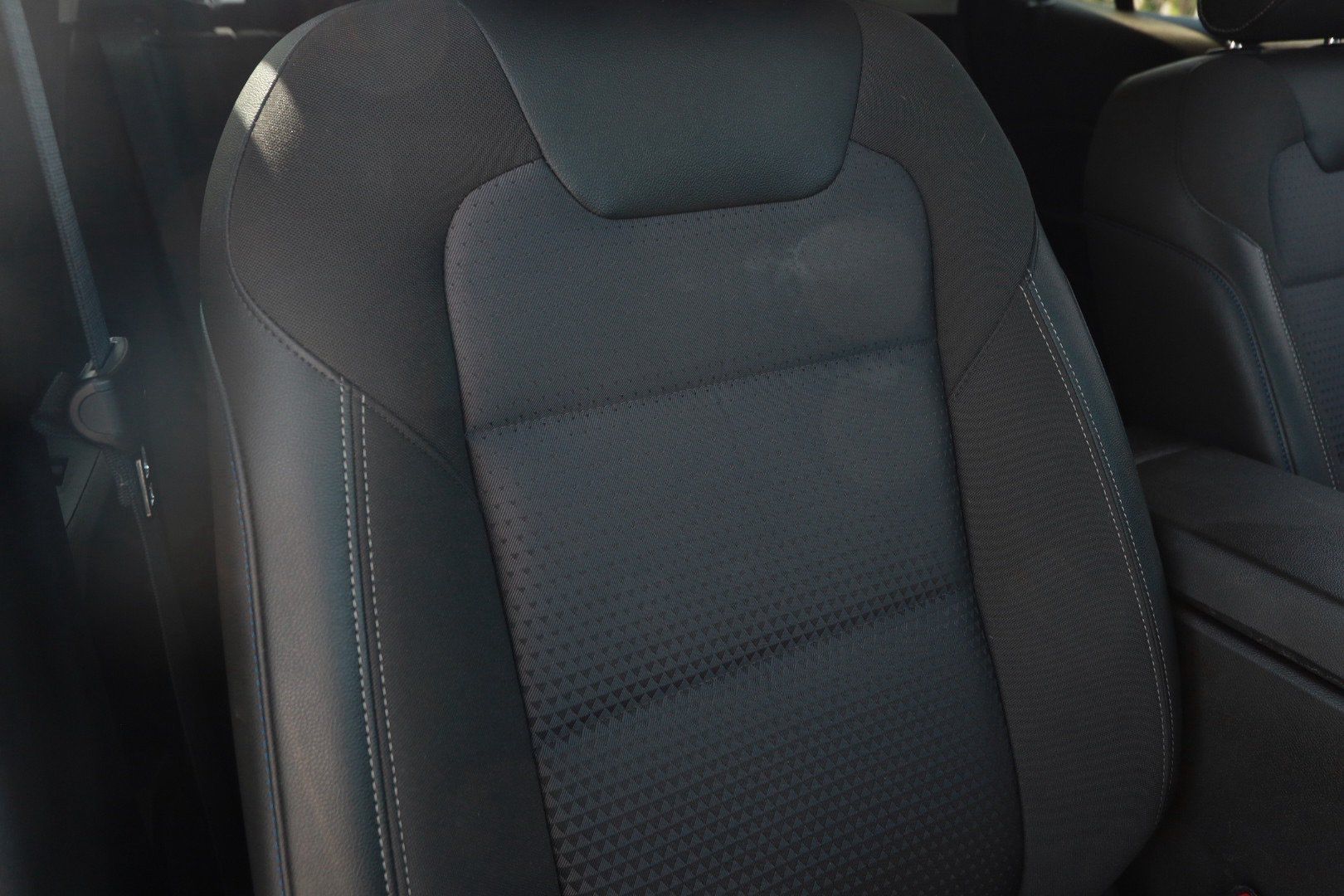 Used 2025 Chevrolet Trax LT w/ LT Convenience Package FWD image 27