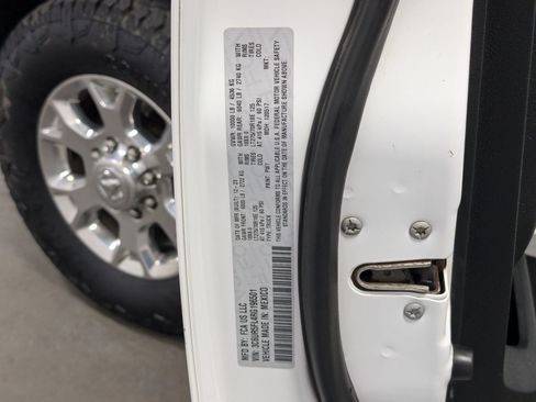Certified 2024 RAM 2500 Laramie AWD/4WD image 27