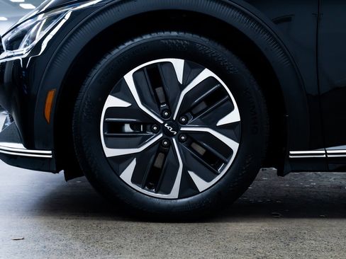 Used 2024 Kia EV6 Light image 7