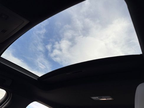 Used 2021 Lexus UX 200 w/ Premium Package image 19