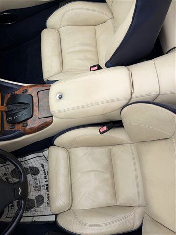 Used 2000 Aston Martin DB7 Vantage RWD image 17