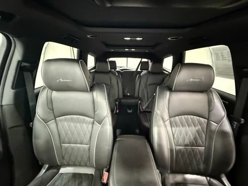 Used 2023 Buick Enclave Avenir w/ Avenir Technology Package AWD/4WD image 32