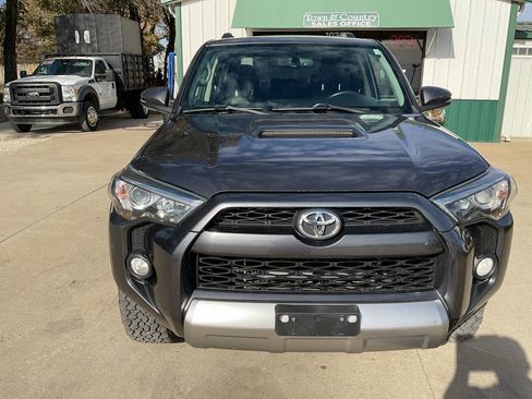 Used 2018 Toyota 4Runner TRD Off-Road Premium image 4