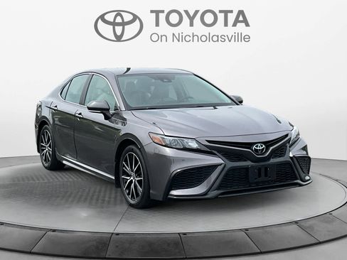 Used 2023 Toyota Camry SE AWD/4WD image 7