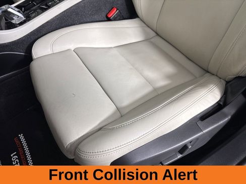 Used 2024 Volvo XC40 B5 Plus image 13