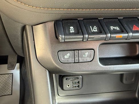 Used 2022 GMC Canyon AT4 w/ Driver Alert Package AWD/4WD image 55
