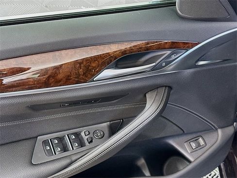 Used 2019 BMW 540i xDrive w/ Premium Package image 18