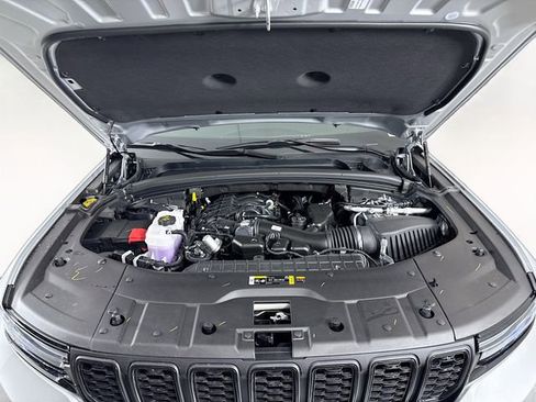 New 2025 Jeep Grand Cherokee Limited w/ Black Appearance Package AWD/4WD image 30