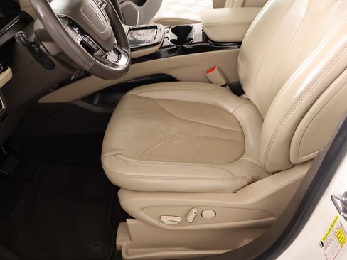 Certified 2022 Lincoln Nautilus Reserve image 11