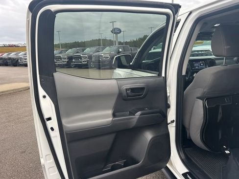 Used 2023 Toyota Tacoma TRD Sport image 39