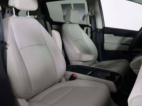 Certified 2026 Honda Odyssey EX-L image 30