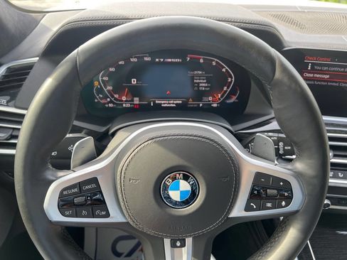 Used 2021 BMW X7 M50i w/ Dynamic Handling Package image 11