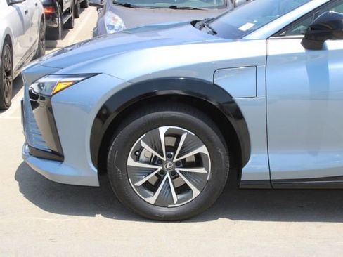 Certified 2023 Lexus RZ 450e Premium w/ Technology Package AWD/4WD image 4