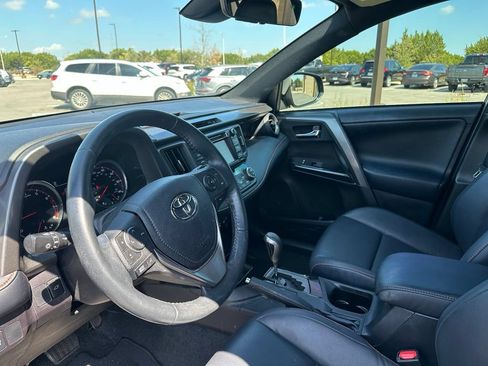 Used 2018 Toyota RAV4 SE w/ Power Extra Value Package FWD image 6