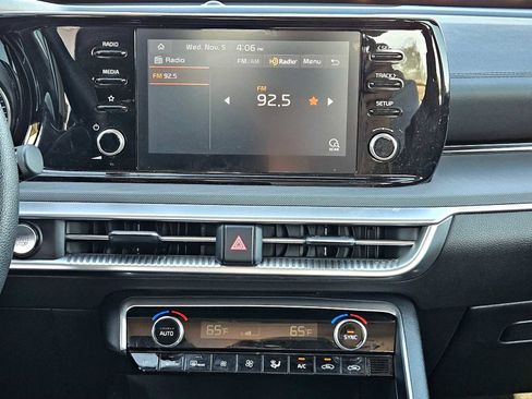 Used 2023 Kia K5 LXS image 28
