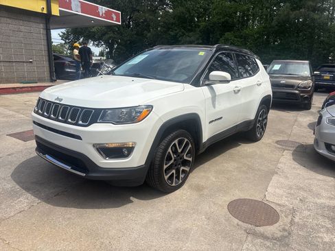 Used 2017 Jeep Compass Limited w/ Navigation Group AWD/4WD image 2