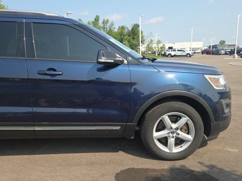 Used 2016 Ford Explorer XLT AWD/4WD image 4