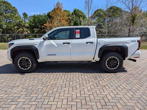 New 2025 Toyota Tacoma TRD Off-Road AWD/4WD image 8