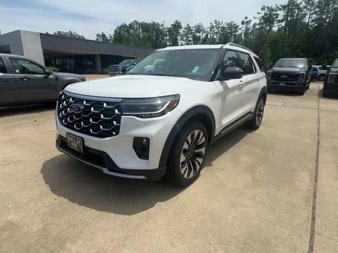 New 2026 Ford Explorer Platinum AWD/4WD image 2