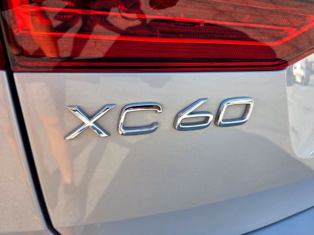 Certified 2023 Volvo XC60 B5 Ultimate FWD image 19