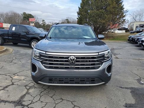 Certified 2024 Volkswagen Atlas SE image 2